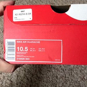 Nike Shoes - NIKE AIR HUARACHES Nike Shoes - NIKE AIR HUARACHES